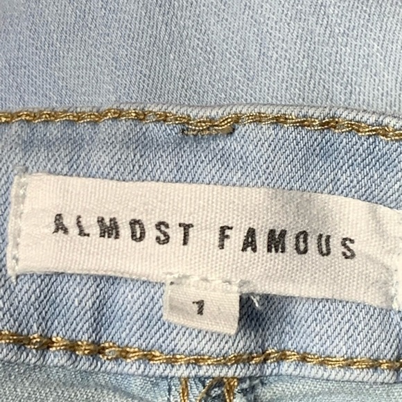 Almost Famous | Size 1 | Light Wash Distressed Ripped Skinny Jeans - Picture 8 of 10
